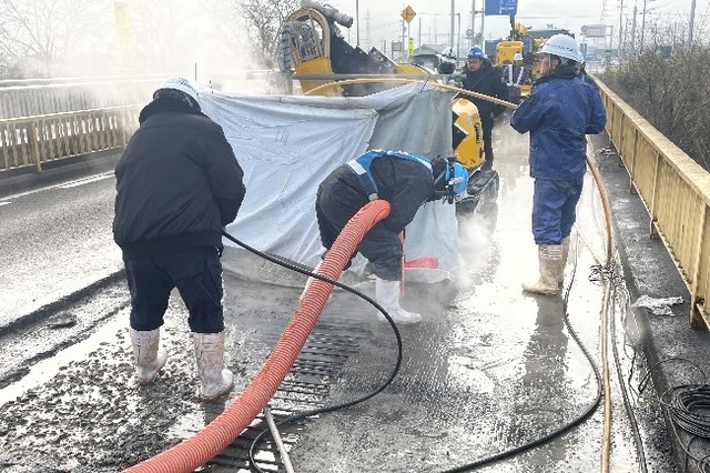 削孔水の処理及びコンクリート殻の吸引処分の画像